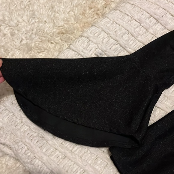 Yaya & Co Bell Sleeve Peplum Top - Picture 3 of 4